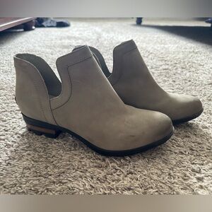 Sorel Lolla Cut Out Booties, grey, size 9